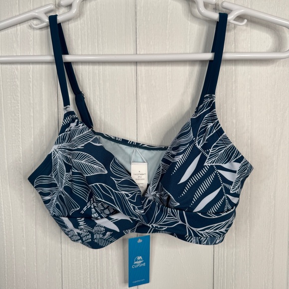 Cupshe Blue and White Bikini Set with Tropical Leaf Print - Picture 4 of 11